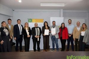 Educación y Producción firmaron un convenio para acompañar a estudiantes de zonas rurales